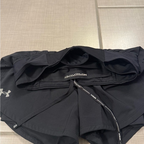 Under Armour Women's Athletic Shorts - Picture 5 of 5